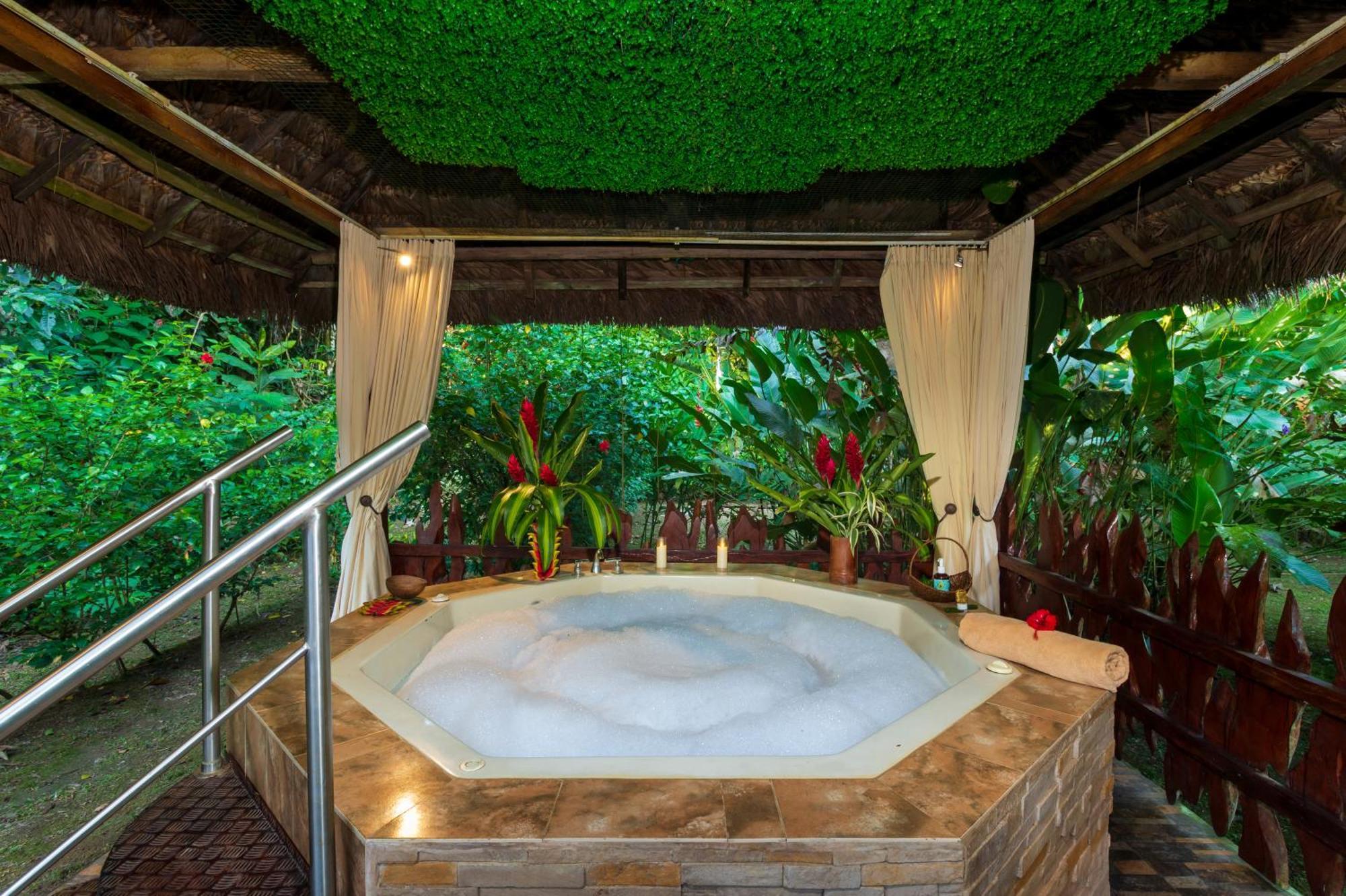 La Selva Eco-Lodge & Retreat Providencia Екстериор снимка